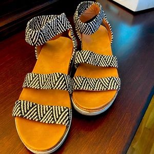 Women’s sandals